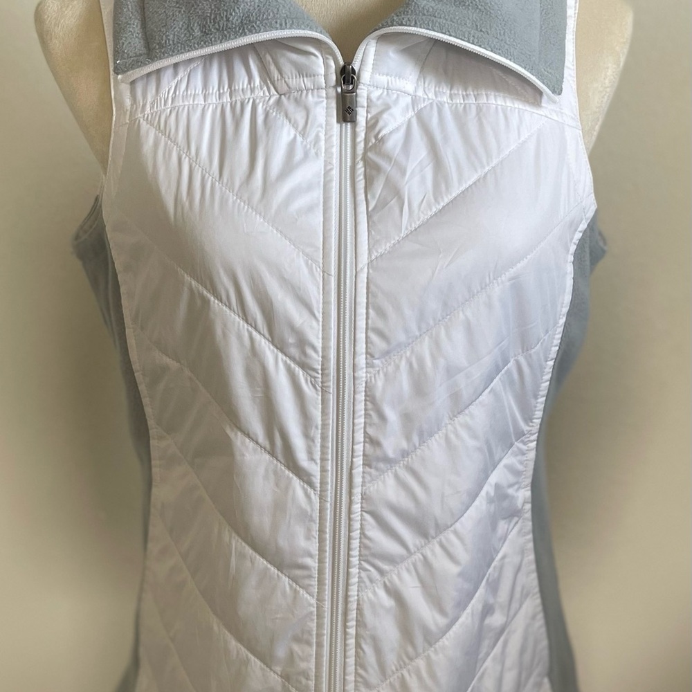 Columbia Women's Puffer Vest - White and Gray